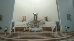 ołtarz w Sanktuarium Miłosierdzia - przewodnik po Krakowie